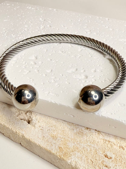 Dot Bangle