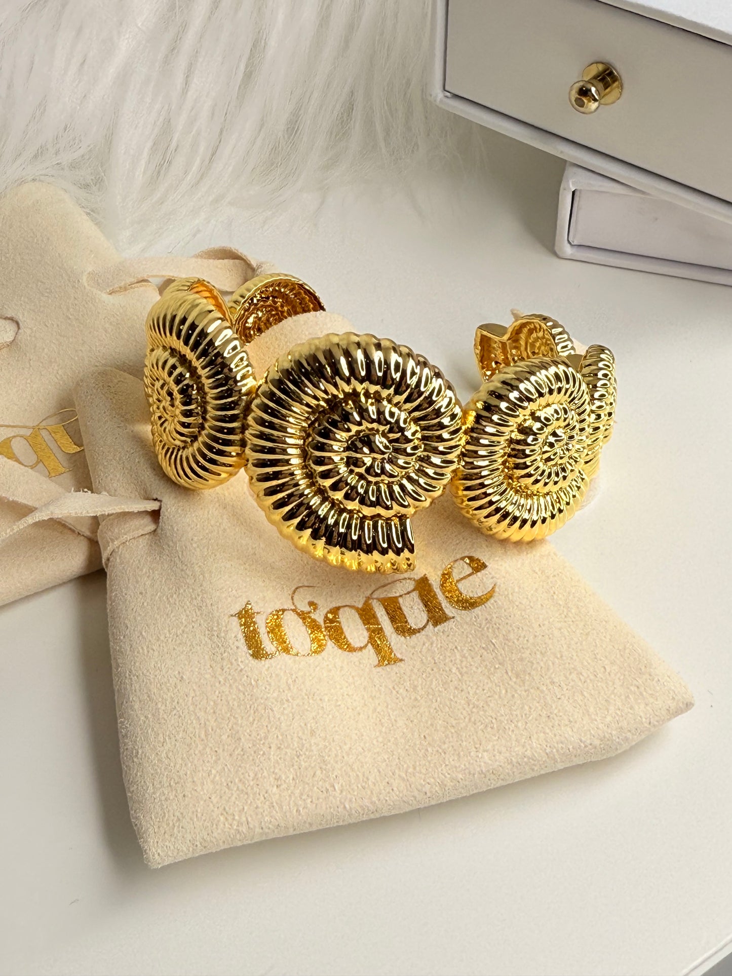 Concha Bangle