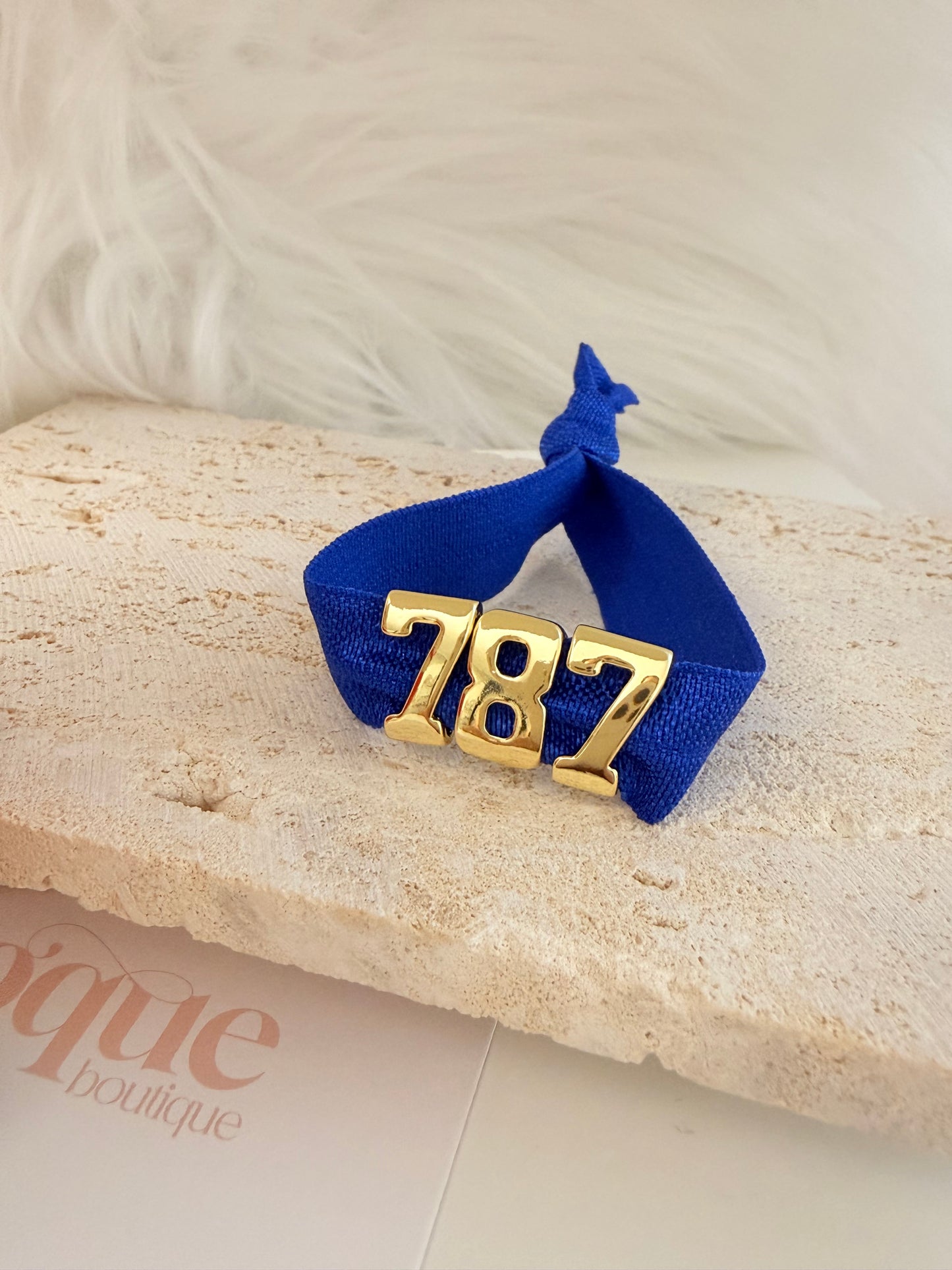 787