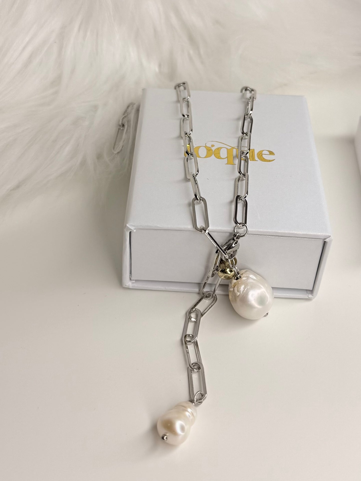 Daisy Lariat