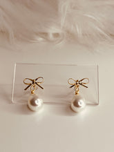 Load image into Gallery viewer, Bowknot Pearl Earrings
