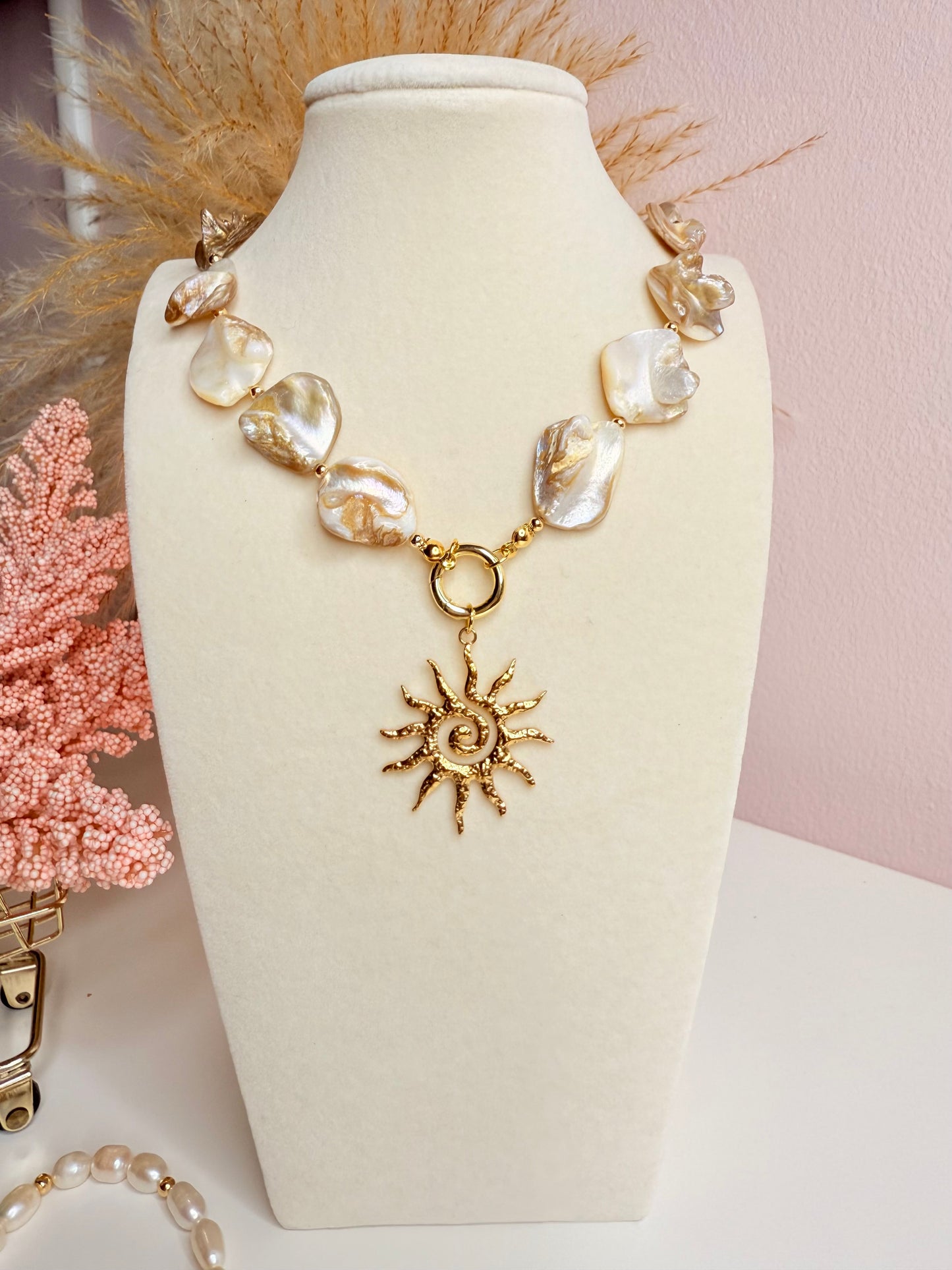 Shellie Necklace