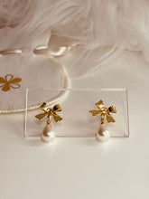 Load image into Gallery viewer, Bowknot Pearl Earrings
