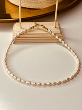 Load image into Gallery viewer, Basic Pearl Choker
